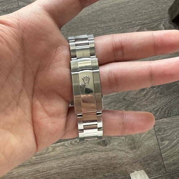 Rolex Perpetual Oyster Diamond Bezel - Picture 2 of 5